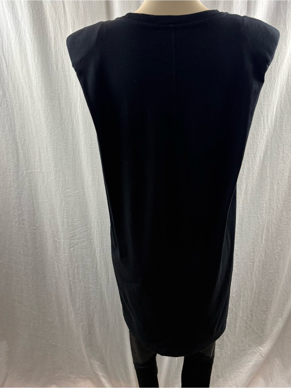 Aritzia Babaton Shoulder Pad Dress, T-Shirt Mini Dress, Black, XS - Picture 4 of 9